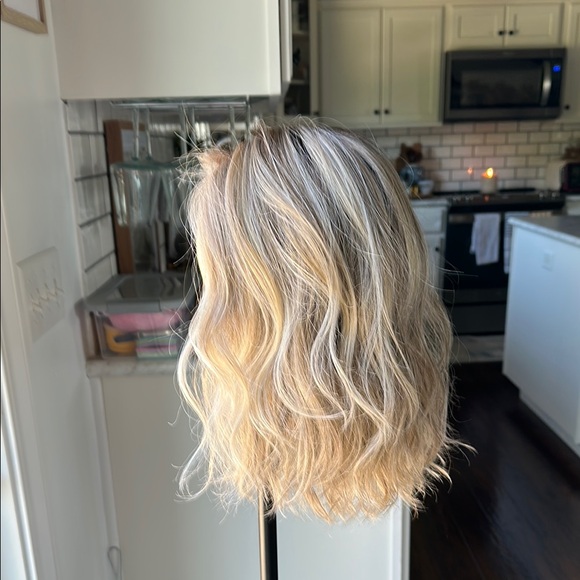 Raquel Welch Wavy Day-Iced Latte Macchiato - Picture 2 of 8